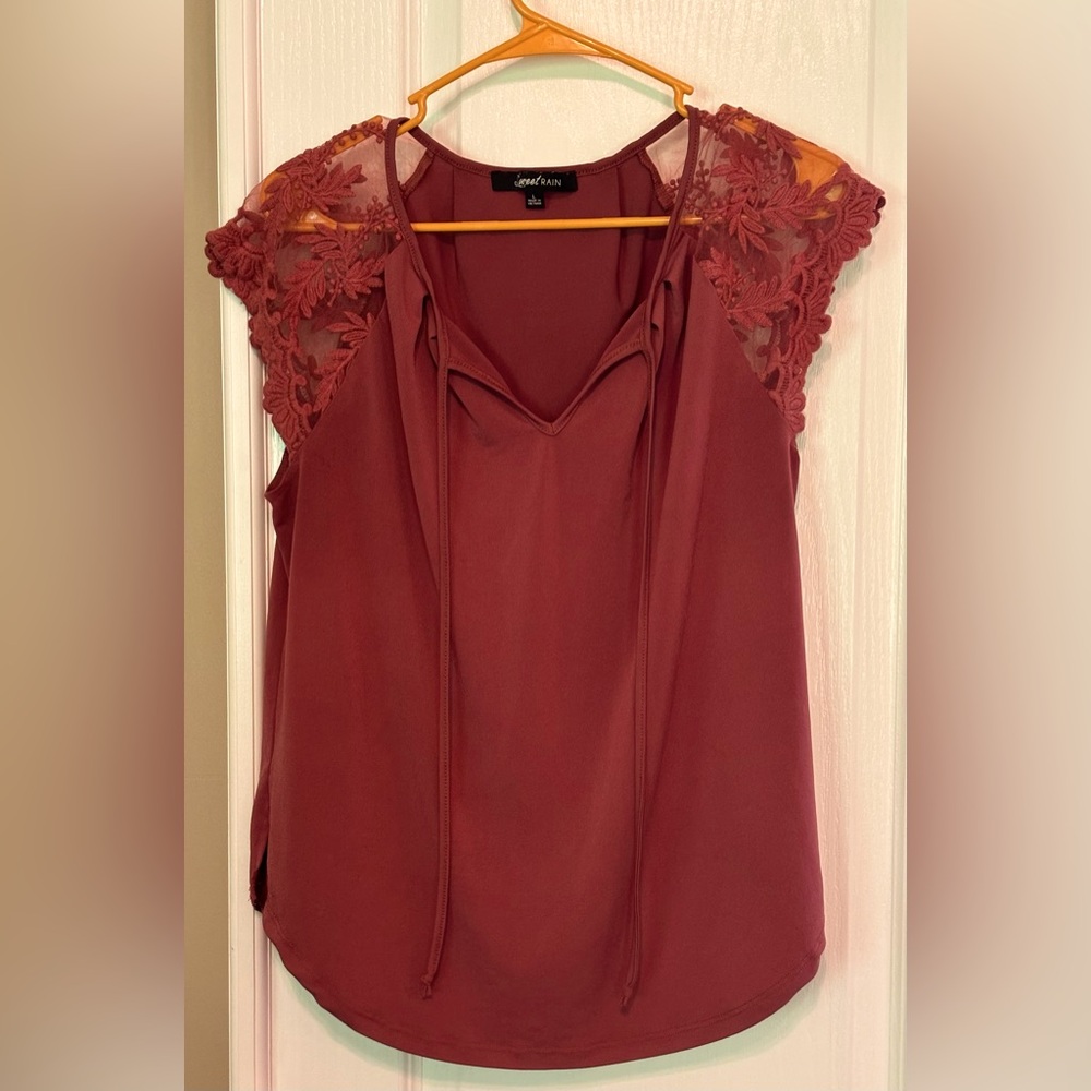 Blouse with Lace-Cap Sleeves, Size L